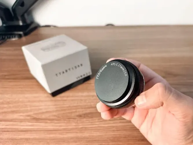 Lente Objetiva Sigma 16mm F/1.4 Dc Dn Contemporary Para Sony E-mount