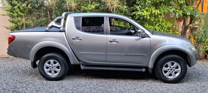 Mitsubishi L200 Triton HPE 3.2 CD TB Int.diesel AUT 2012