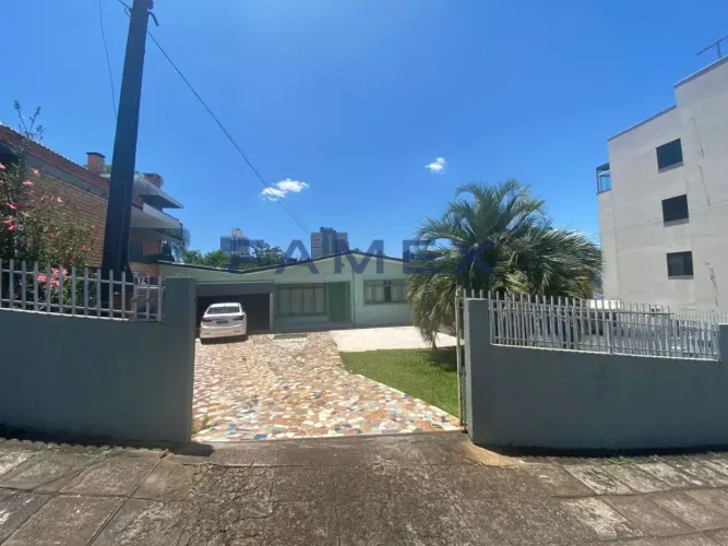 EXELENTE OPORTUNIDADE DE TERRENO NO CENTRO - PROXIMO A POLICLINICA - TE493