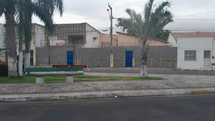 Casa Duplex + terreno fundo correspondente Centro de Iguatu liga 9 87 48 31 08 Diego9989f@
