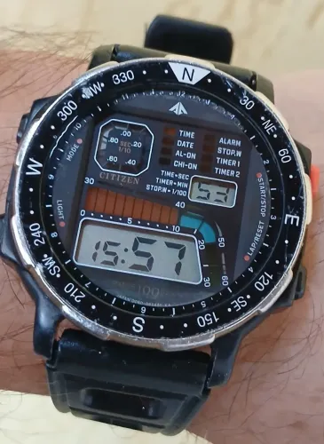 Relógio CITIZEN WINDSURFING D060 japan anos 80 raro exemplar de coleção