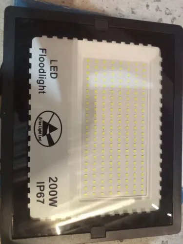 Refletor LED 200W IP67 - Iluminação potente!