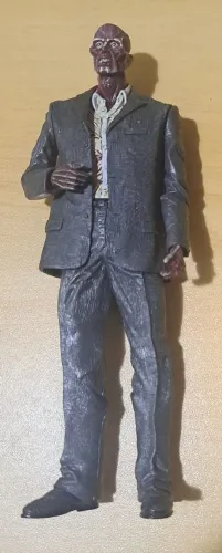 Figura Frank sem pele Hellraiser 1 & 2 Clive Barker NECA