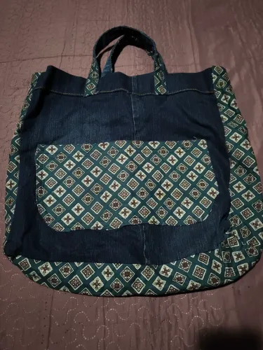 Bolsa artesanal jeans com estampa vintage | exclusiva e sustentável