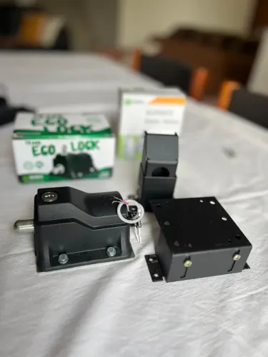 Trava 220V Para Portão Basculante C/ Suporte +temporizador