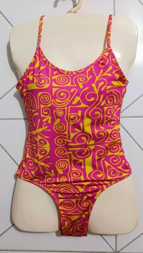 Lindo maiô sem bojo, tamanho M