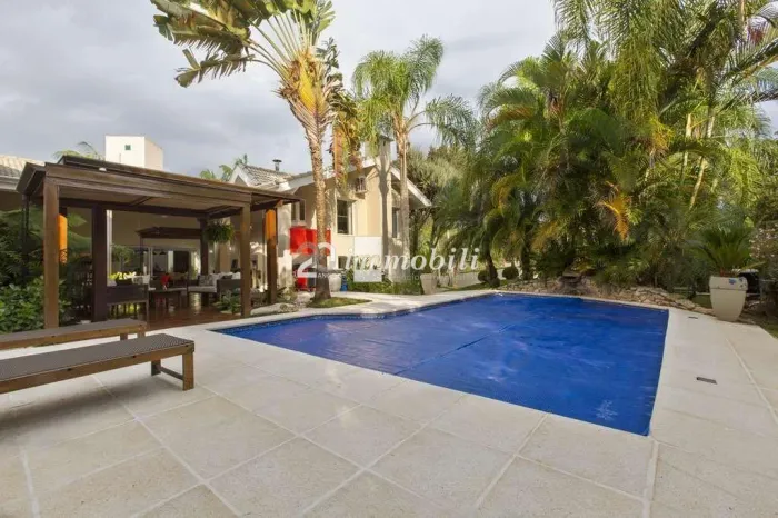 Casa à venda em Cotia, Granja Viana, com 5 suítes, com 518.45 m², Jardim Mediterrâneo