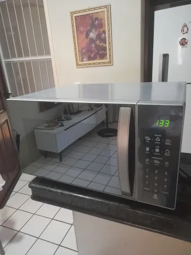 Microondas Espelhado 30Lt Novíssimo 350