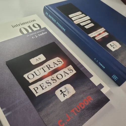 Livro As Outras Pessoas - Clube Intrínsecos 019