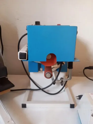 Máquina estampar acrílicos 