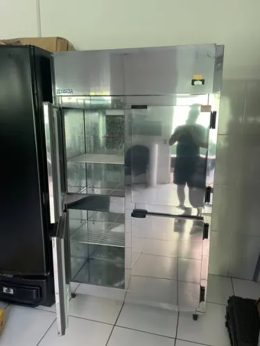 SEMINOVO - Geladeira Comercial 4 Portas Inox 220v - KMCP-75