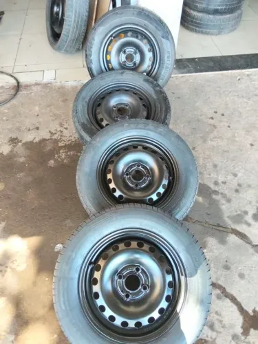 4 rodas aro 14 de ferro furacão 4/100 , originais da VW gol, G6, H7, G8.com calotas 