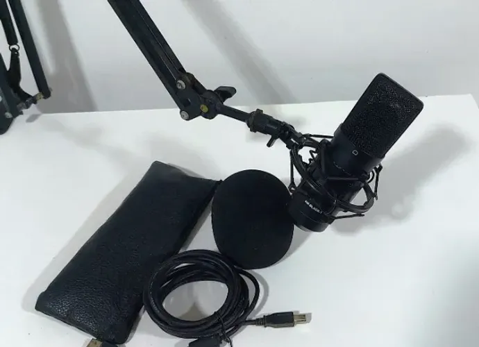 Microfone de Mesa Arcano AM-BLACK-1 + Braço Articulado