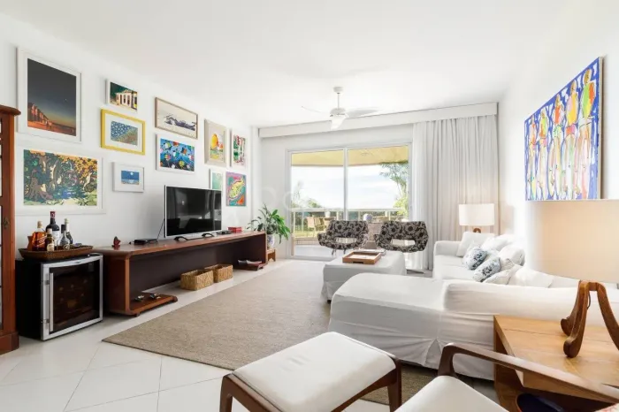 Apartamento de 184m2 com 5 quartos sendo 4 suítes na Ponta das Canas