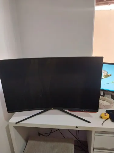 Monitor curvo kemi 32 para peças ou concerto