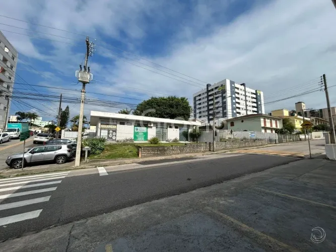 Terreno de 1.042,00 m² em Capoeiras