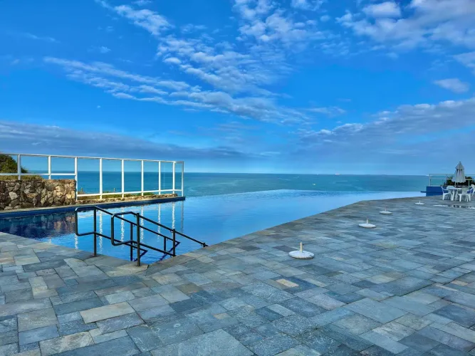 Apartamento Duplex à Venda na Enseada no Guarujá | QVista Inteligência Imobiliária Guarujá