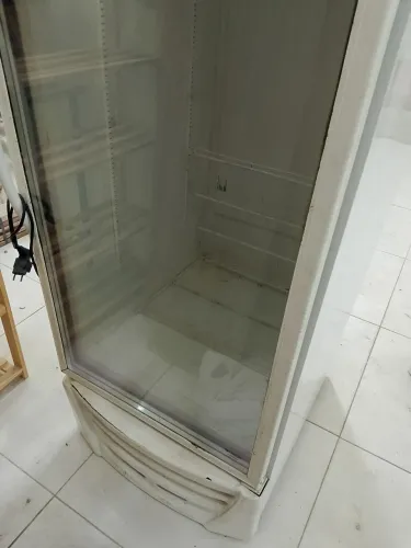 Freezer expositor para restaurante e lanchonete