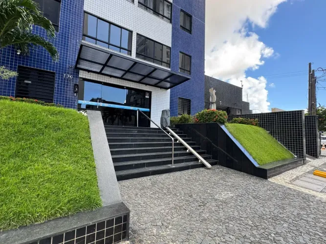 Excelente Oportunidade em Manaíra de um apto com 100m², nasc sul,  4 qts s/ 2 stes Area La