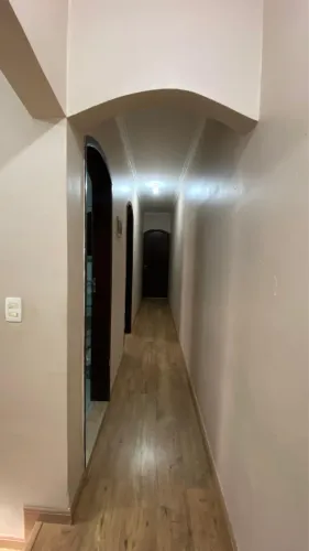Alugo quarto feminino