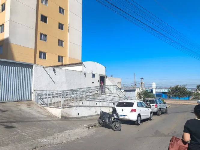 Aluga se apartamento com 2 quartos e uma vaga de garagem - Samambaia Sul