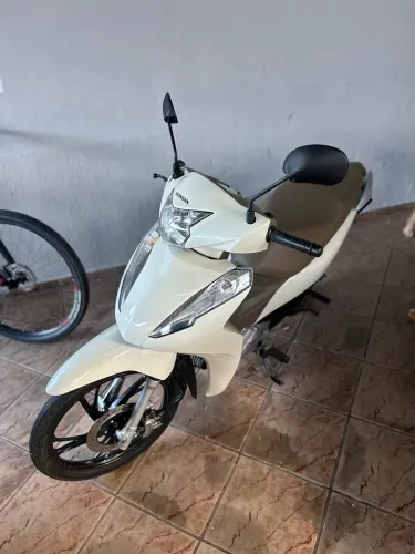 Biz 125 ex branca 2023