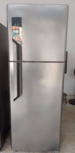 VENDO GELADEIRA ELECTROLUX FROST FREE 