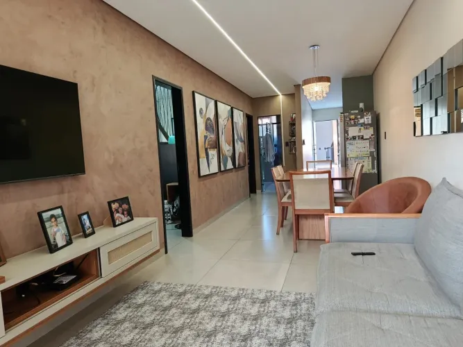 Casa Dúplex / (Bairro: Giovanini)