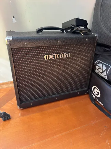 Amplificador valvulado meteoro MGV 30