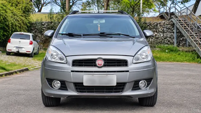 Fiat Idea Attractive 1.4 Fire Flex 8V 5P 2011
