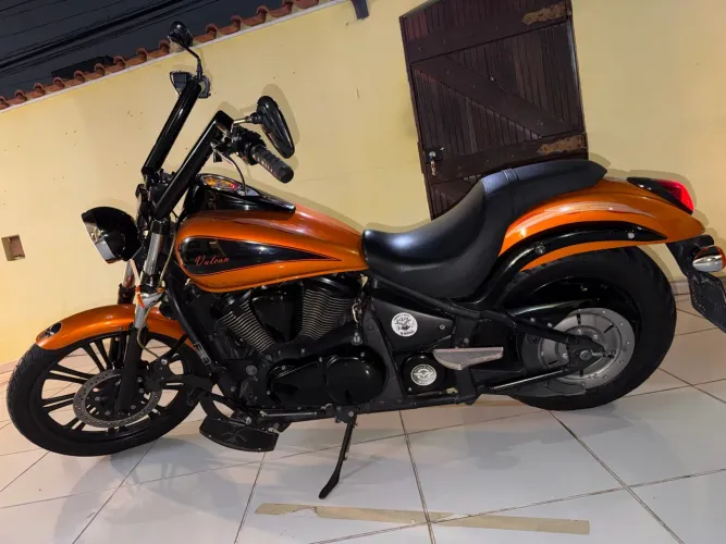 Kawasaki Vulcan 900 Custom 2012 completa com acessórios