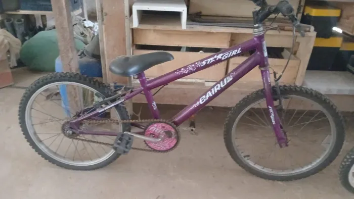 Bicicleta infantil menina cor lilás,usada em perfeito estado