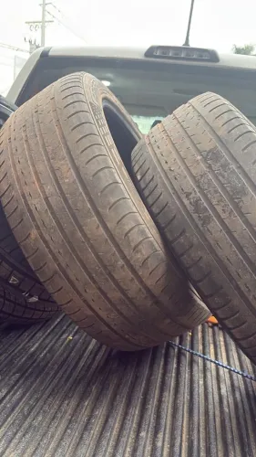 Vendo Pneu 275 45 R21