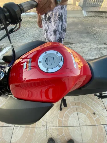 Vendo moto semi nova