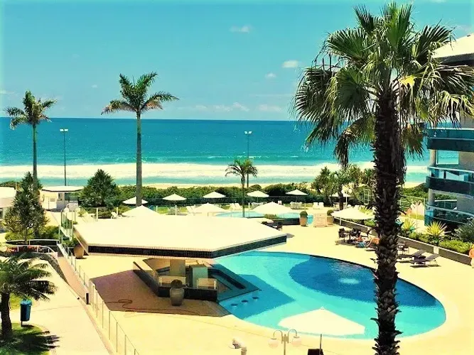 Excelente apartamento à venda condomínio Agua Marinha, frente mar na praia brava Florianóp