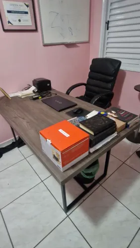 Mesa de escritorio 150 x 80 cm + Cadeira