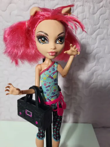 MONSTER HIGH HOWLEEN DANCE CLASS