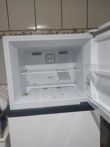 Geladeira hisense 381L