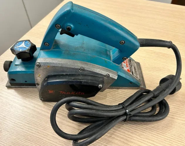 Plaina manual Makita