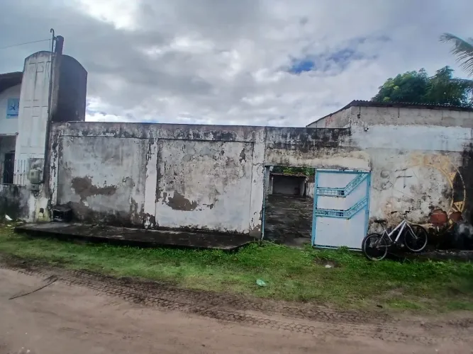 Colégio/casa a venda em Barra do Pote
