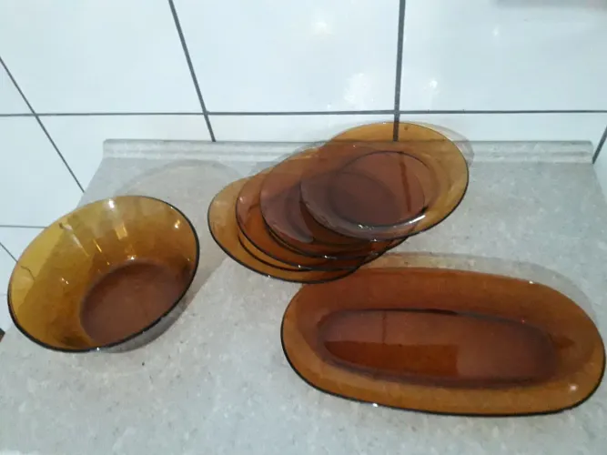 Duralex uma tigela uma travessa e 4 pratos rasos