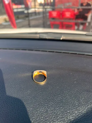 ANEL DE FORMATURA EM OURO 18k