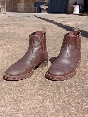 Bota Masculina Marrom em Couro - Confortável e Elegante