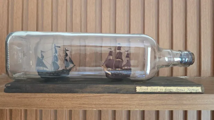 Navio Perola Negra e Rainha Anne - Piratas do Caribe - Garrafa