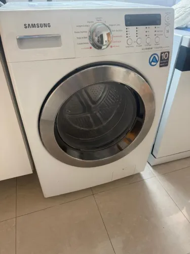 Lava e seca Samsung 13kg usada com vazamento
