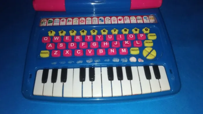 Laptop da Xuxa, antiguidade, no estado, nao testado. E outros!
