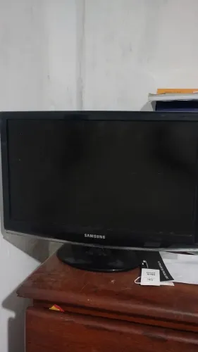 Monitor 21.5" Leia a descrição 