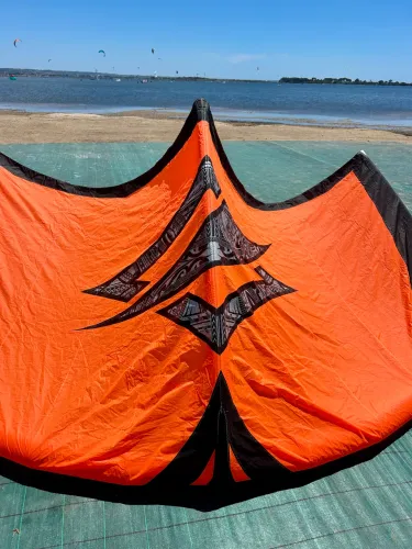 Naish Pivot 9m