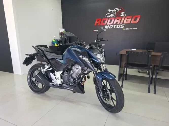 Honda CB 300f Twister Flex 2025