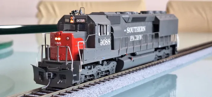 Locomotiva HO SD45 COM DCC E SOM.
